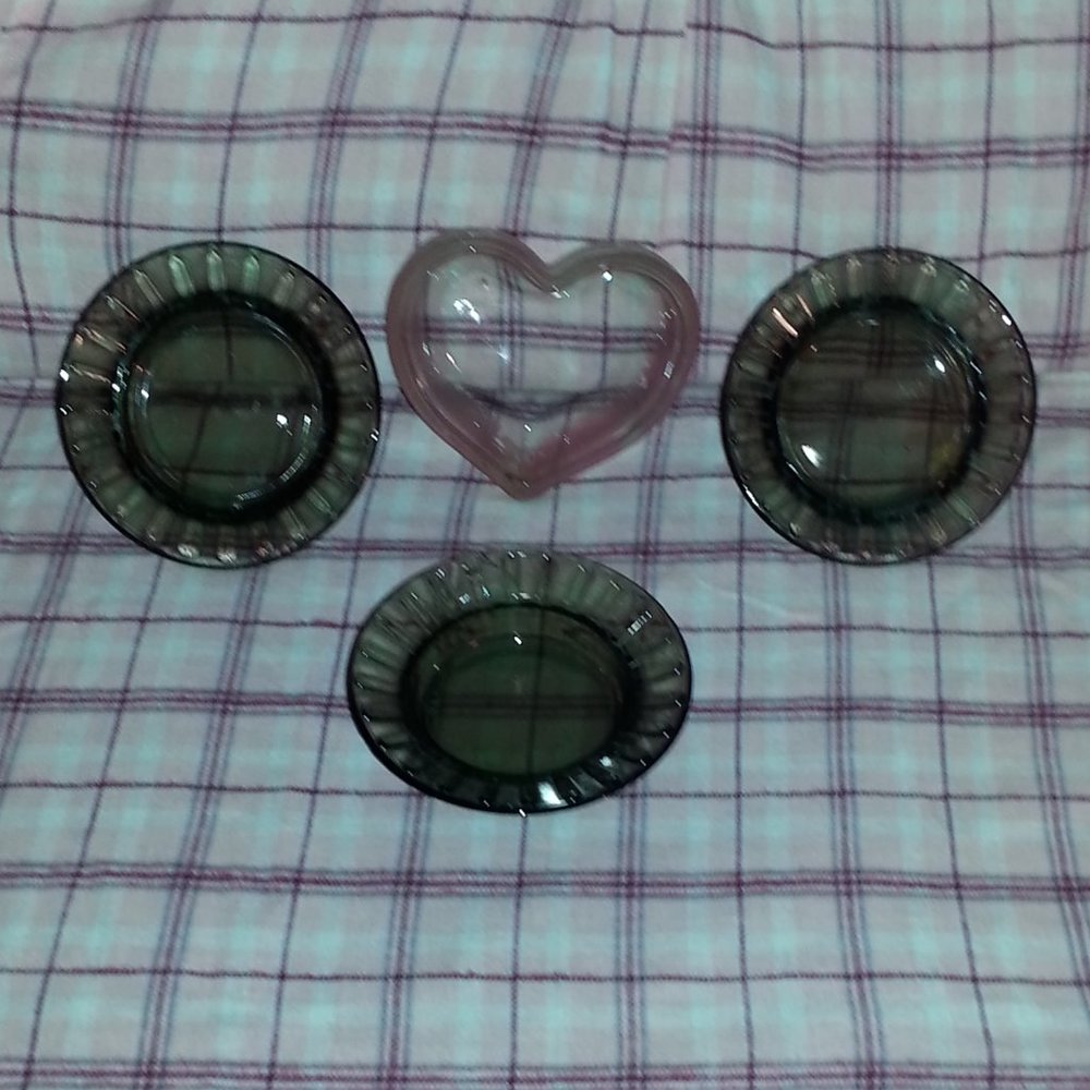 4 VINTAGE ASHTRAY Smoke Gray, Pink Collectible